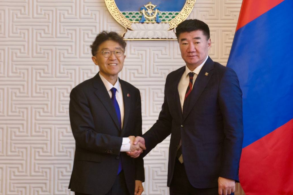 최진원 대사, 뱜바척트 내각사무처장관 면담